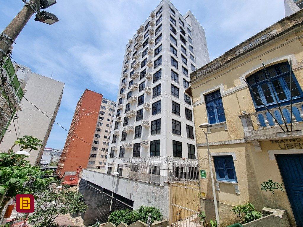 Sala com 32m², no bairro Centro em Florianópolis