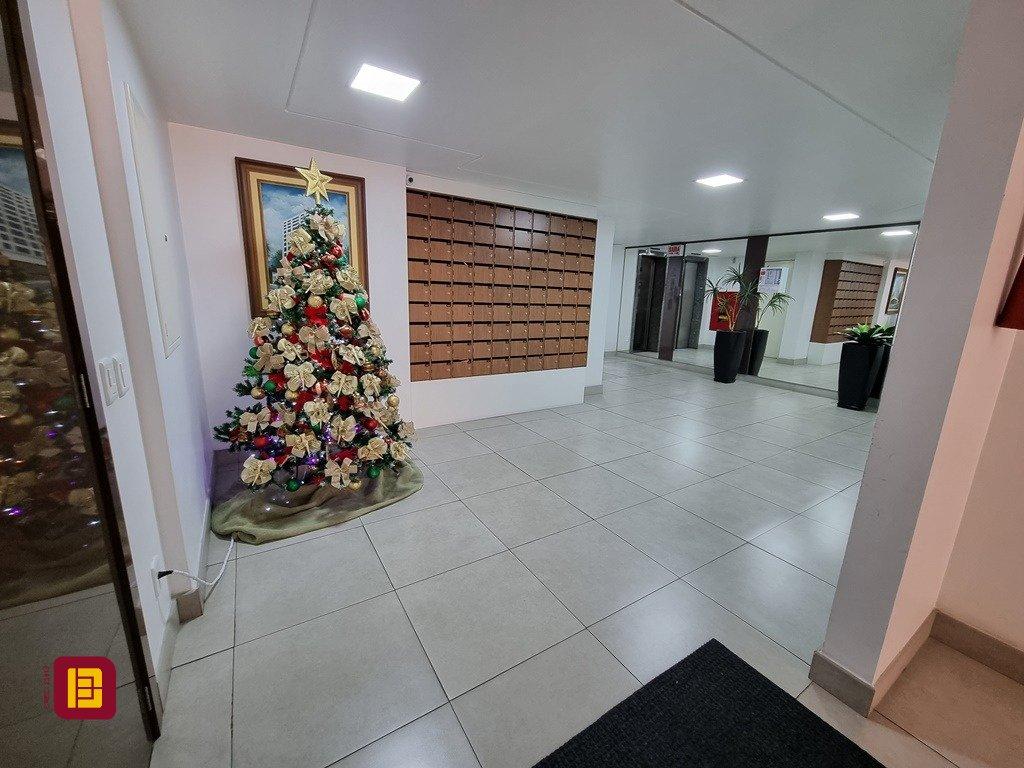 Sala com 32m², no bairro Centro em Florianópolis