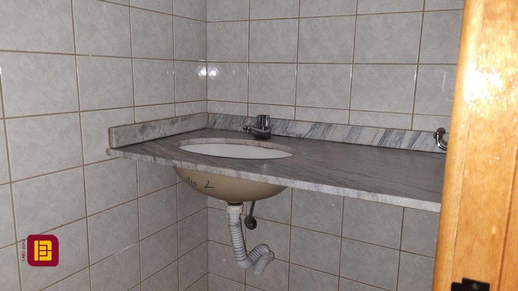 Sala com 32m², no bairro Centro em Florianópolis