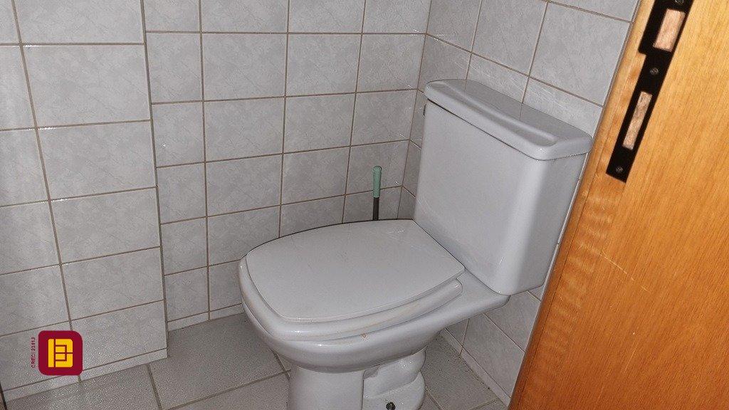 Sala com 32m², no bairro Centro em Florianópolis