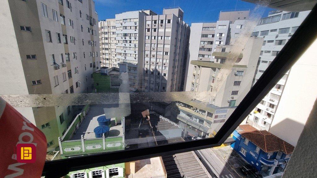 Sala com 32m², no bairro Centro em Florianópolis