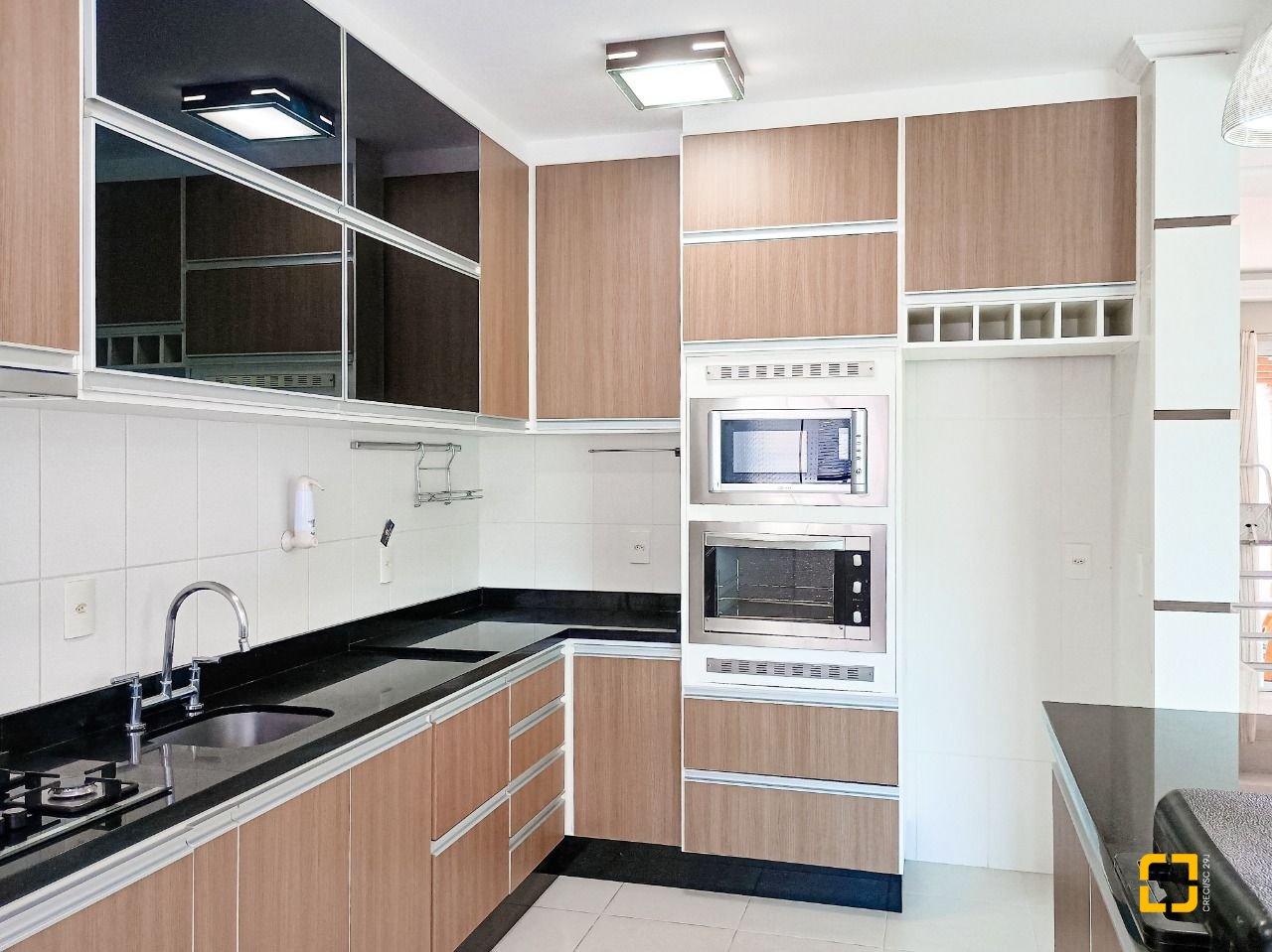 Cobertura com 205m², 4 quartos (sendo 1 suíte), 2 garagens, no bairro Ingleses em Florianópolis