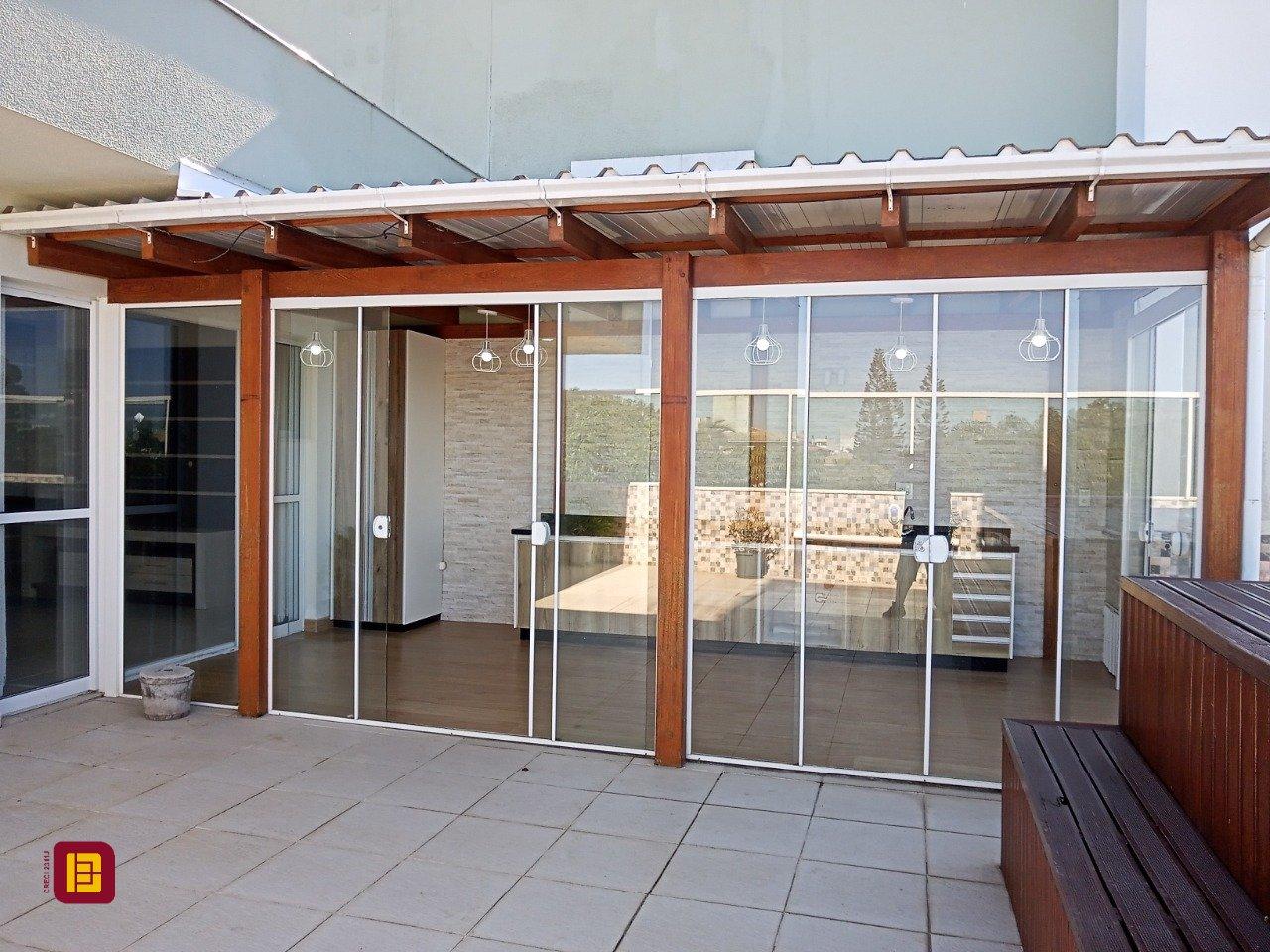 Cobertura com 205m², 4 quartos (sendo 1 suíte), 2 garagens, no bairro Ingleses em Florianópolis