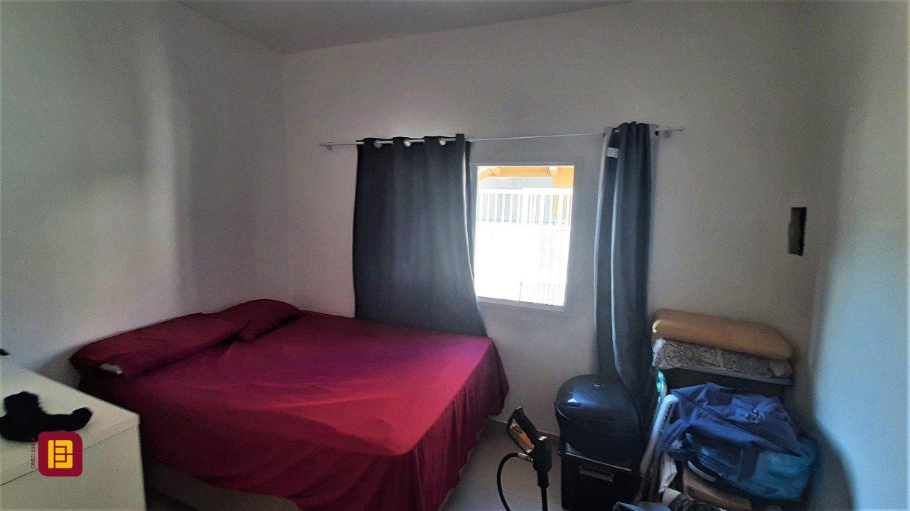 Casa com 68m², 3 quartos, 1 garagem, no bairro Ponte do Imaruim em Palhoça