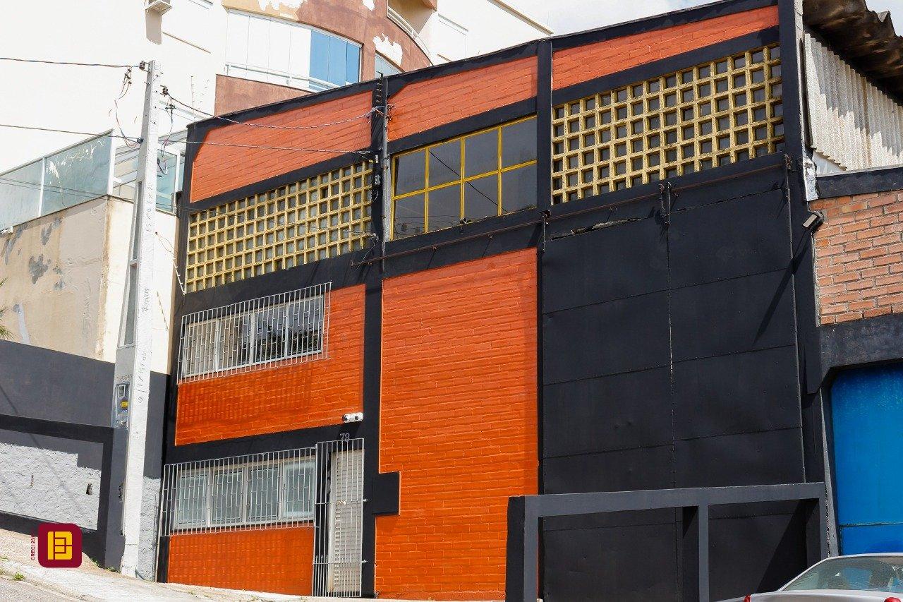 Galpão com 474m², 5 garagens, no bairro Serraria em São José