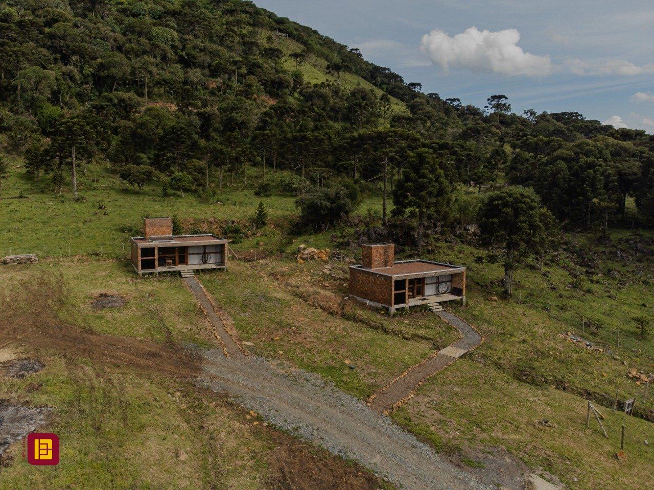 Sítio com 950m², 10 quartos (sendo 10 suítes), no bairro Mundo Novo em Urubici
