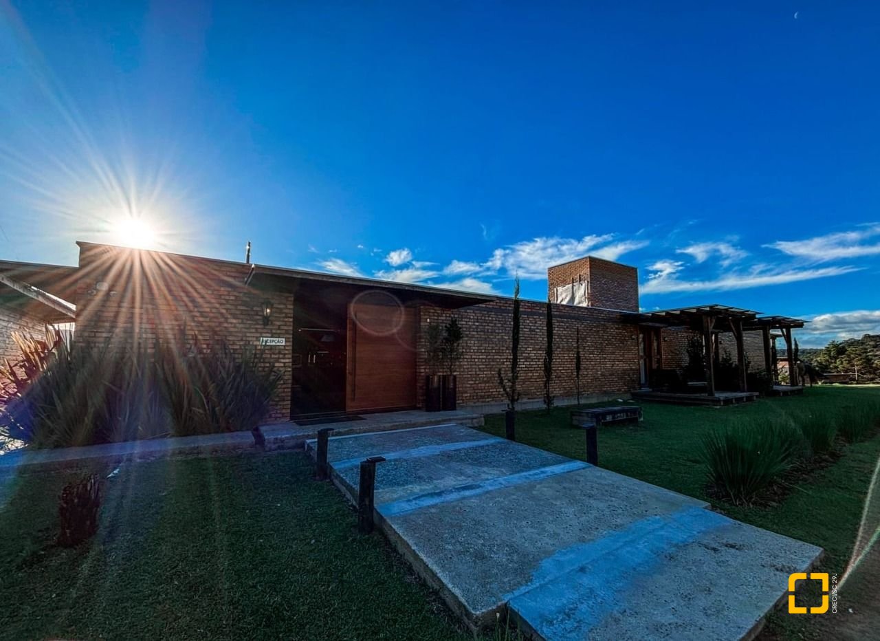 Sítio com 950m², 10 quartos (sendo 10 suítes), no bairro Mundo Novo em Urubici