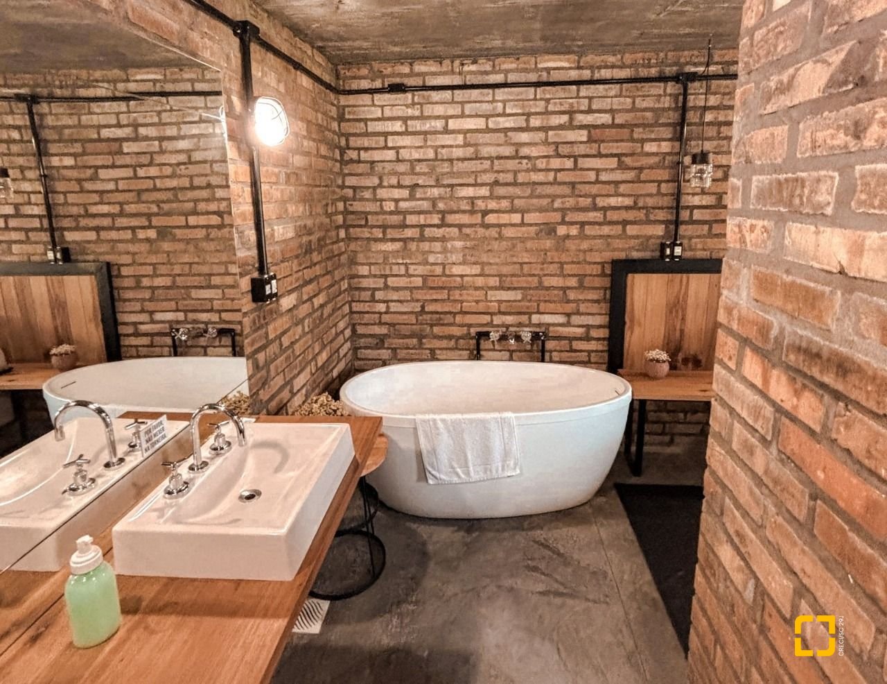 Sítio com 950m², 10 quartos (sendo 10 suítes), no bairro Mundo Novo em Urubici