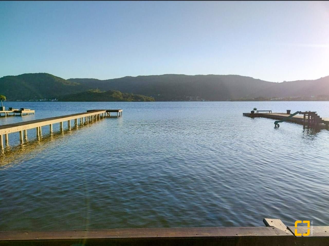 Casa com 200m², 6 quartos (sendo 1 suíte), 3 garagens, no bairro Lagoa da Conceição em Florianópolis