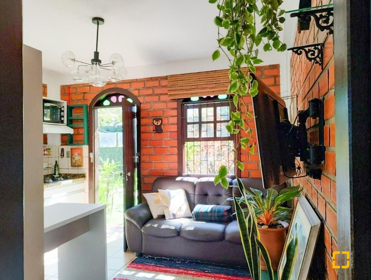 Casa com 200m², 6 quartos (sendo 1 suíte), 3 garagens, no bairro Lagoa da Conceição em Florianópolis