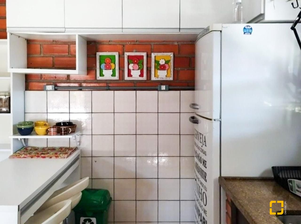 Casa com 200m², 6 quartos (sendo 1 suíte), 3 garagens, no bairro Lagoa da Conceição em Florianópolis