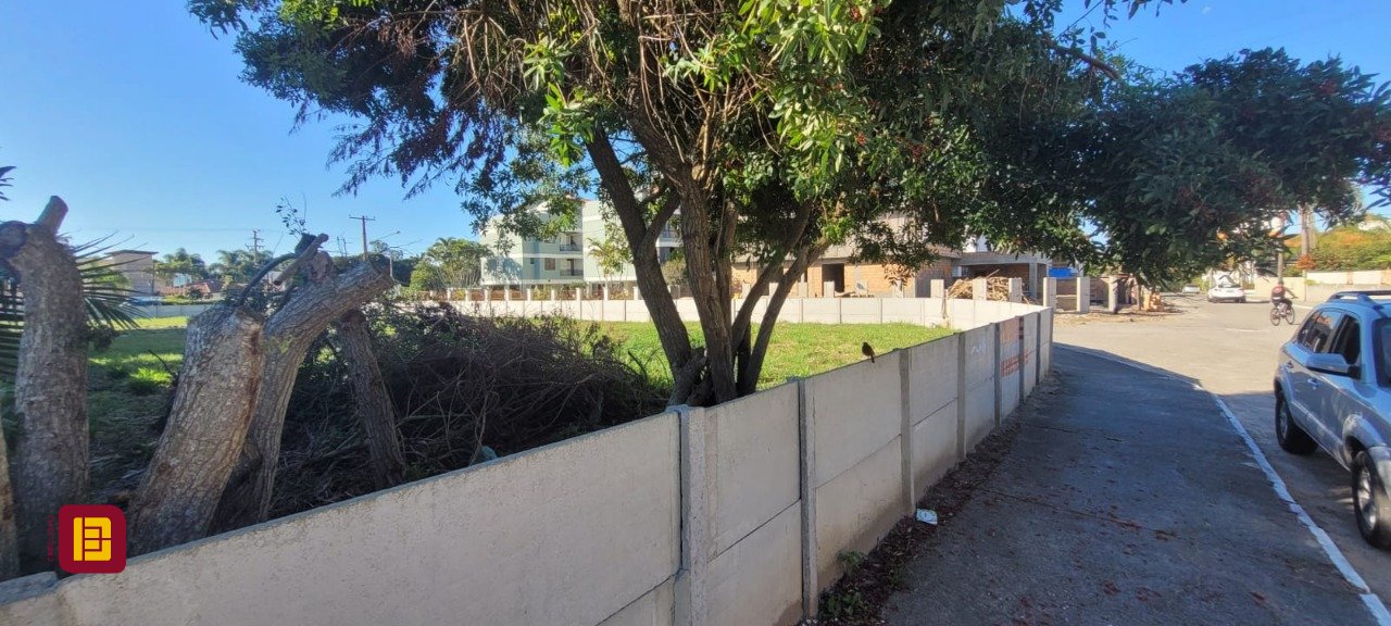 Terreno com 552m², no bairro Ingleses em Florianópolis