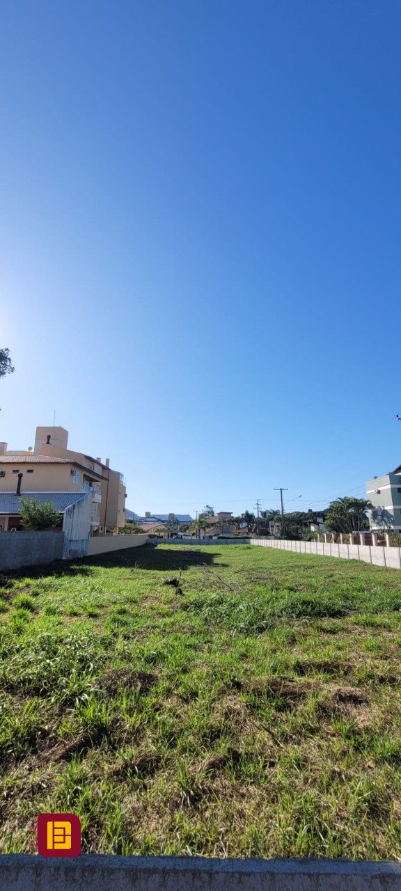 Terreno com 552m², no bairro Ingleses em Florianópolis