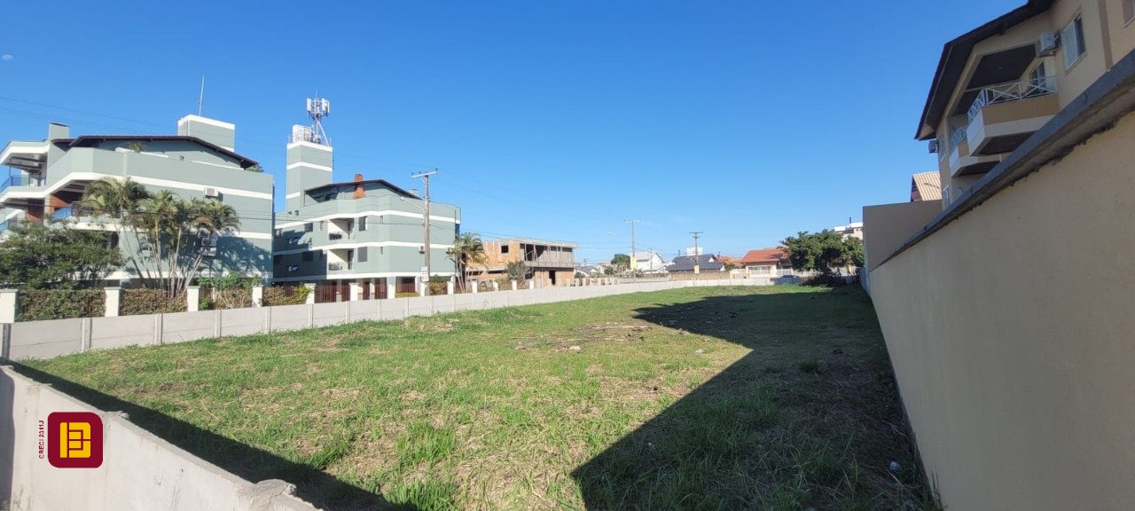 Terreno com 552m², no bairro Ingleses em Florianópolis
