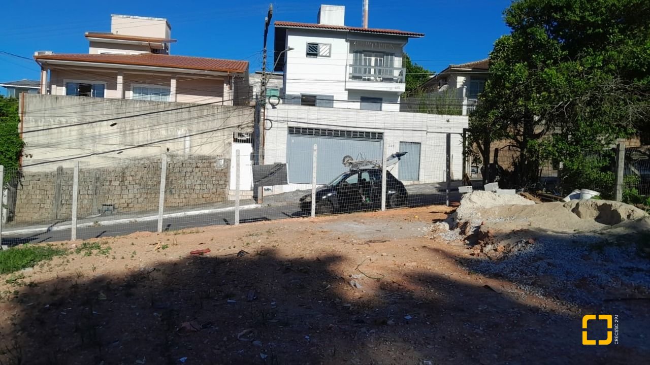 Terreno com 426m², no bairro Jardim Atlântico em Florianópolis