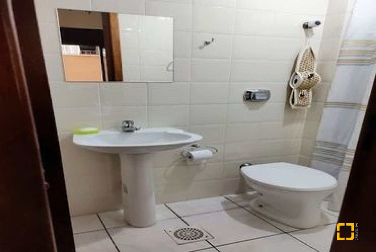 Apartamento com 134m², 4 quartos (sendo 1 suíte), 1 garagem, no bairro Agronômica em Florianópolis