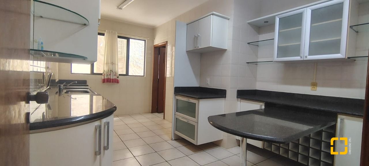 Apartamento com 134m², 4 quartos (sendo 1 suíte), 1 garagem, no bairro Agronômica em Florianópolis