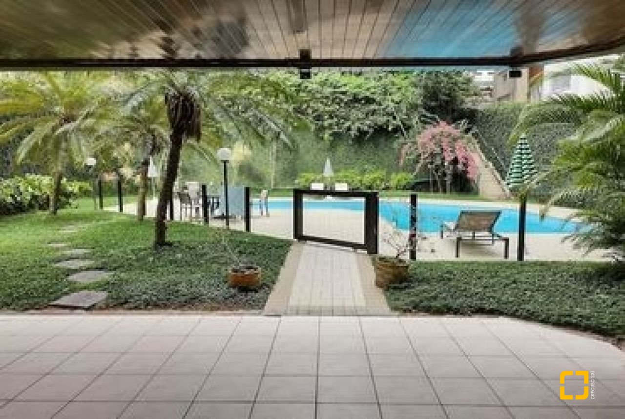 Apartamento com 134m², 4 quartos (sendo 1 suíte), 1 garagem, no bairro Agronômica em Florianópolis