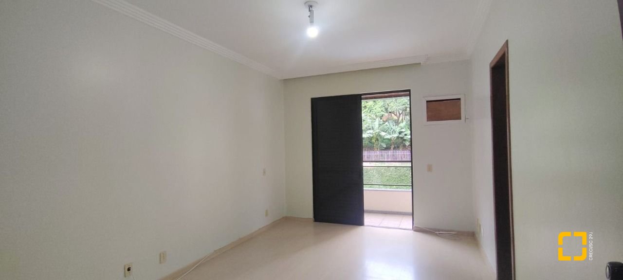 Apartamento com 134m², 4 quartos (sendo 1 suíte), 1 garagem, no bairro Agronômica em Florianópolis