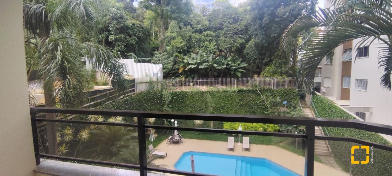 Apartamento com 134m², 4 quartos (sendo 1 suíte), 1 garagem, no bairro Agronômica em Florianópolis