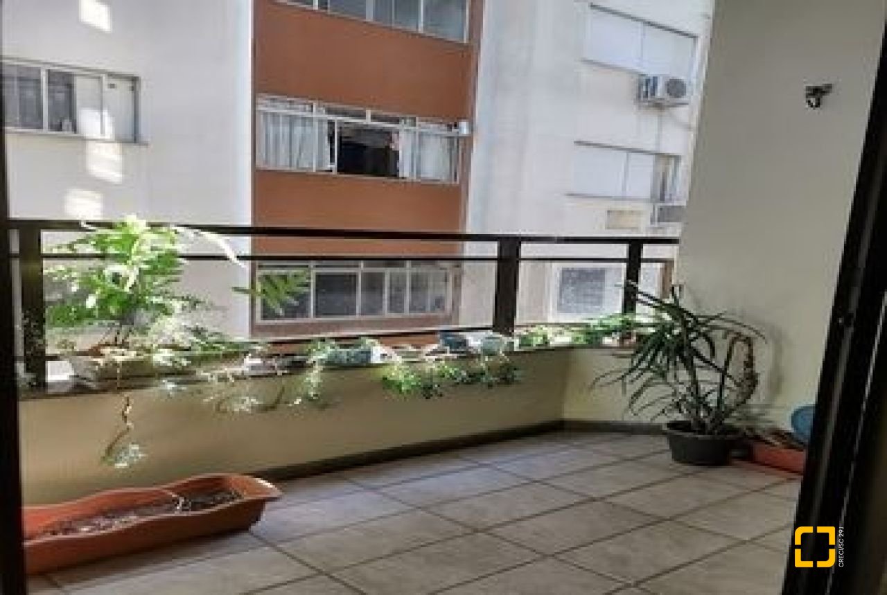 Apartamento com 134m², 4 quartos (sendo 1 suíte), 1 garagem, no bairro Agronômica em Florianópolis