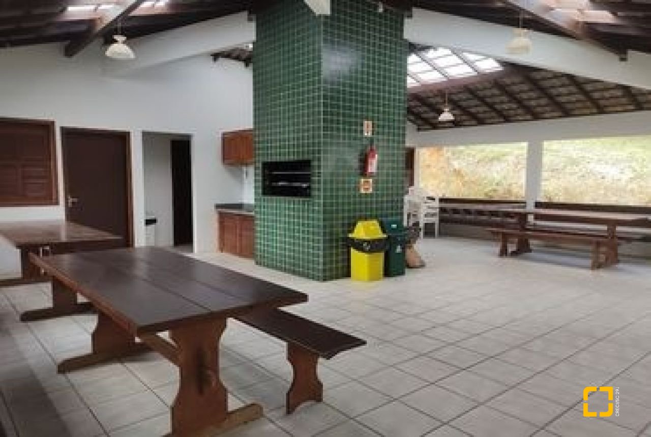 Apartamento com 134m², 4 quartos (sendo 1 suíte), 1 garagem, no bairro Agronômica em Florianópolis