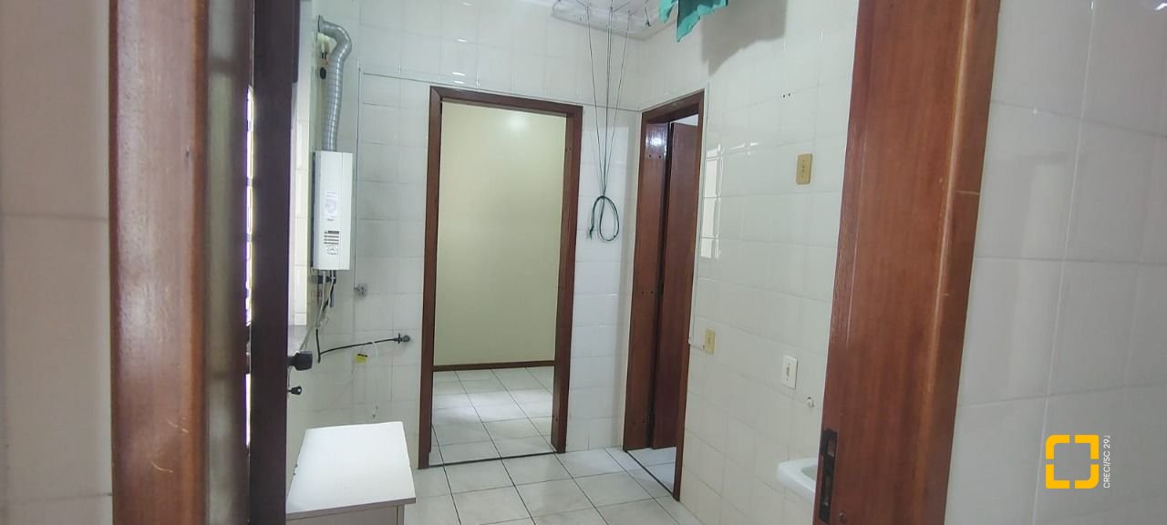 Apartamento com 134m², 4 quartos (sendo 1 suíte), 1 garagem, no bairro Agronômica em Florianópolis
