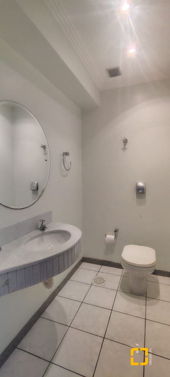Apartamento com 134m², 4 quartos (sendo 1 suíte), 1 garagem, no bairro Agronômica em Florianópolis