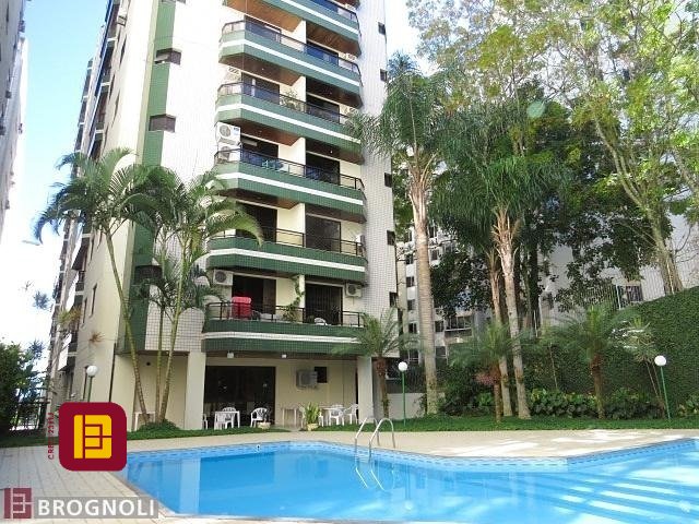 Apartamento com 134m², 3 quartos (sendo 1 suíte), 1 garagem, no bairro Agronômica em Florianópolis