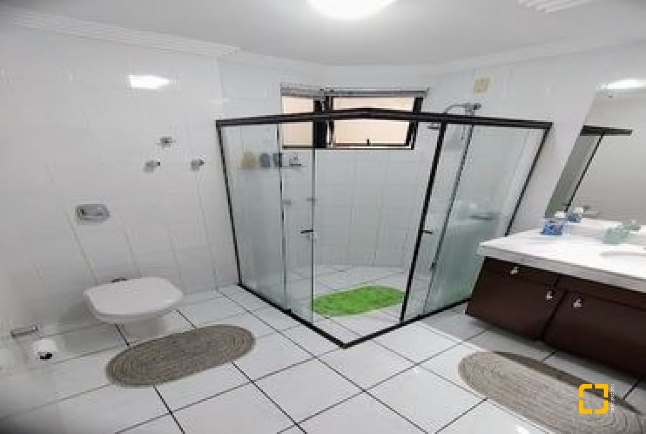 Apartamento com 134m², 3 quartos (sendo 1 suíte), 1 garagem, no bairro Agronômica em Florianópolis
