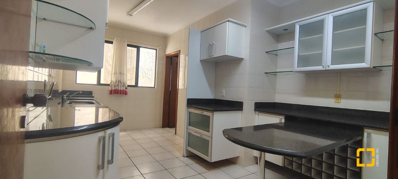 Apartamento com 134m², 3 quartos (sendo 1 suíte), 1 garagem, no bairro Agronômica em Florianópolis