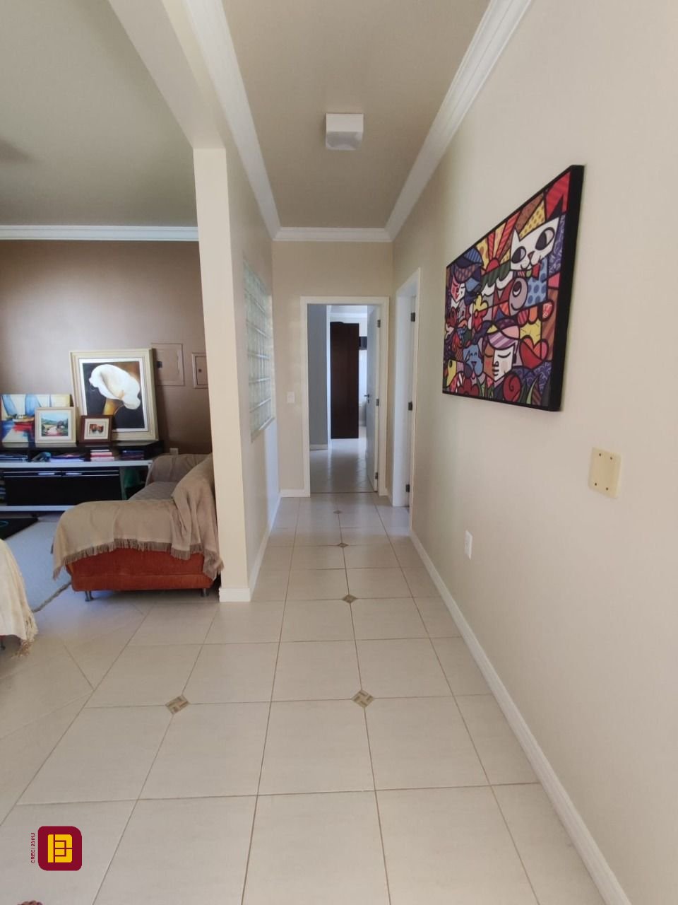 Casa com 281m², 6 quartos (sendo 2 suítes), 5 garagens, no bairro Morro da Cruz em Florianópolis