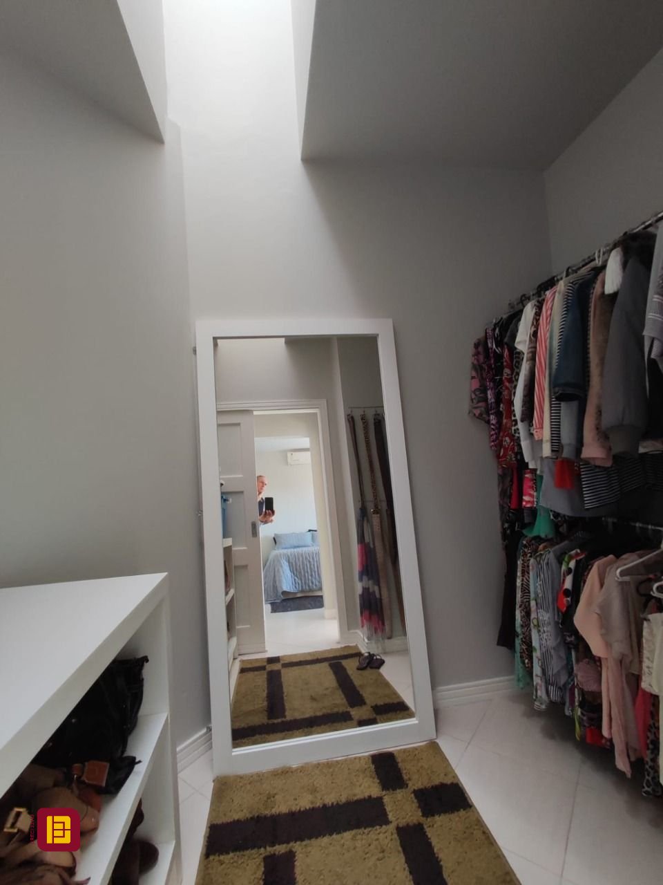 Casa com 281m², 6 quartos (sendo 2 suítes), 5 garagens, no bairro Morro da Cruz em Florianópolis