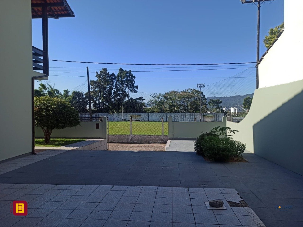 Casa com 170m², 6 quartos (sendo 2 suítes), 3 garagens, no bairro Pantanal em Florianópolis
