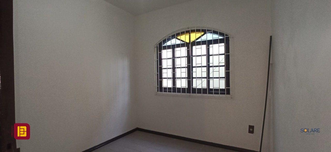 Casa com 170m², 6 quartos (sendo 2 suítes), 3 garagens, no bairro Pantanal em Florianópolis