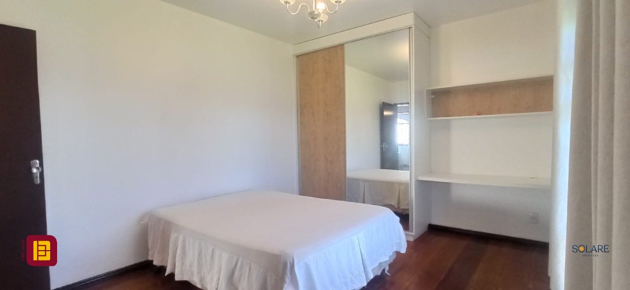 Casa com 170m², 6 quartos (sendo 2 suítes), 3 garagens, no bairro Pantanal em Florianópolis