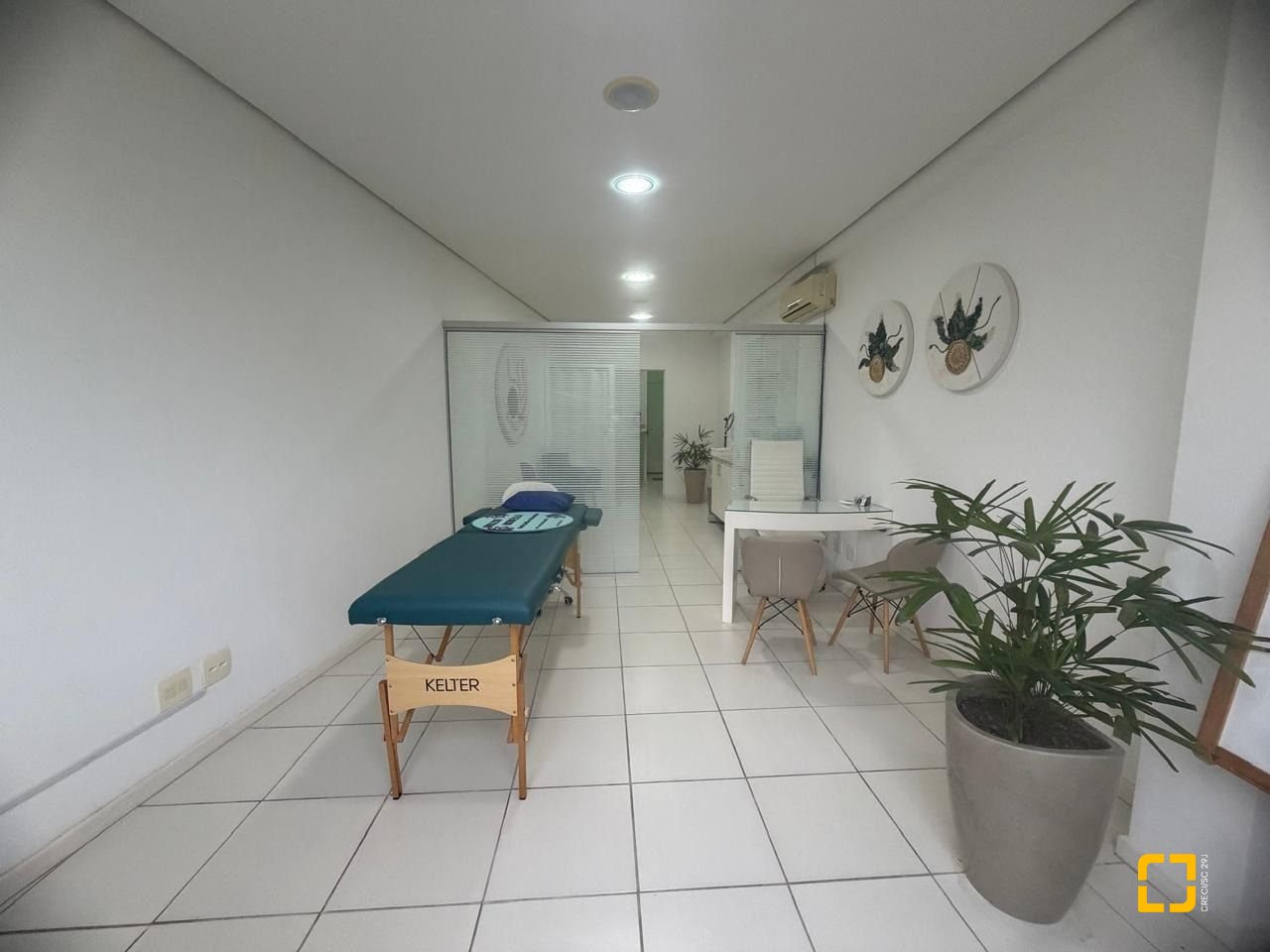 Sala com 37m², 1 garagem, no bairro Córrego Grande em Florianópolis