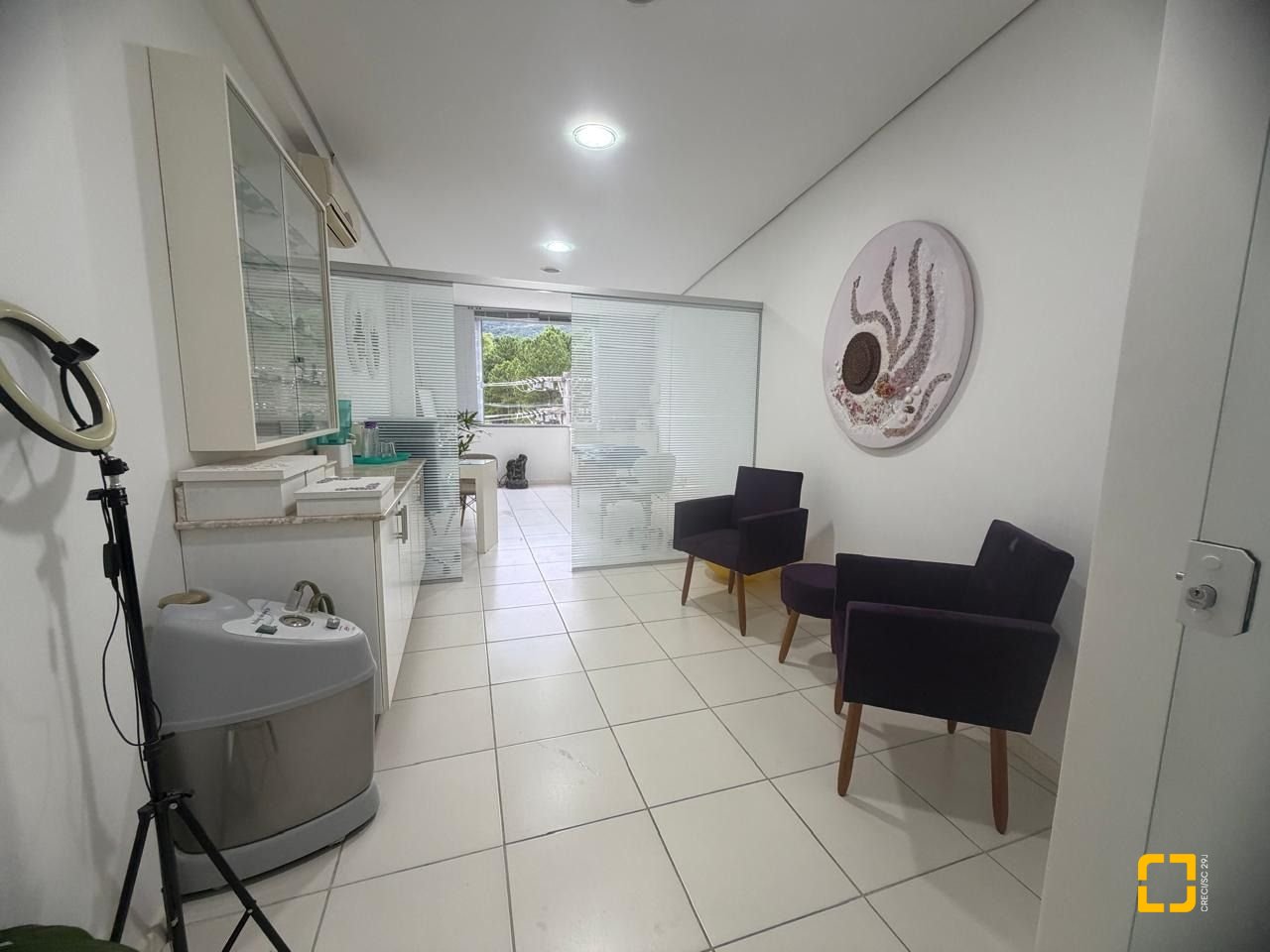 Sala com 37m², 1 garagem, no bairro Córrego Grande em Florianópolis