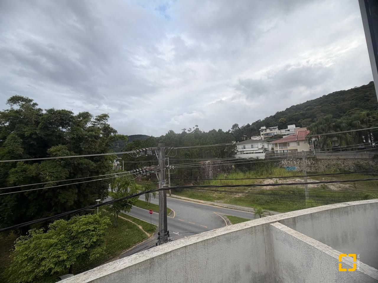 Sala com 37m², 1 garagem, no bairro Córrego Grande em Florianópolis