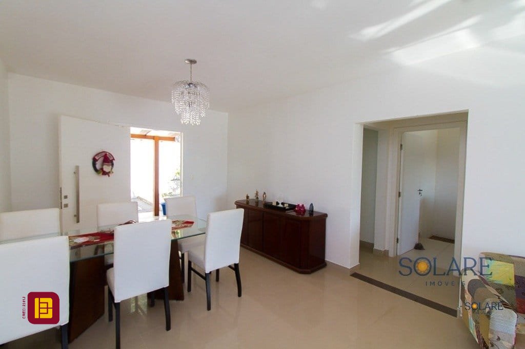 Hotel com 376m², 10 quartos (sendo 3 suítes), no bairro Córrego Grande em Florianópolis