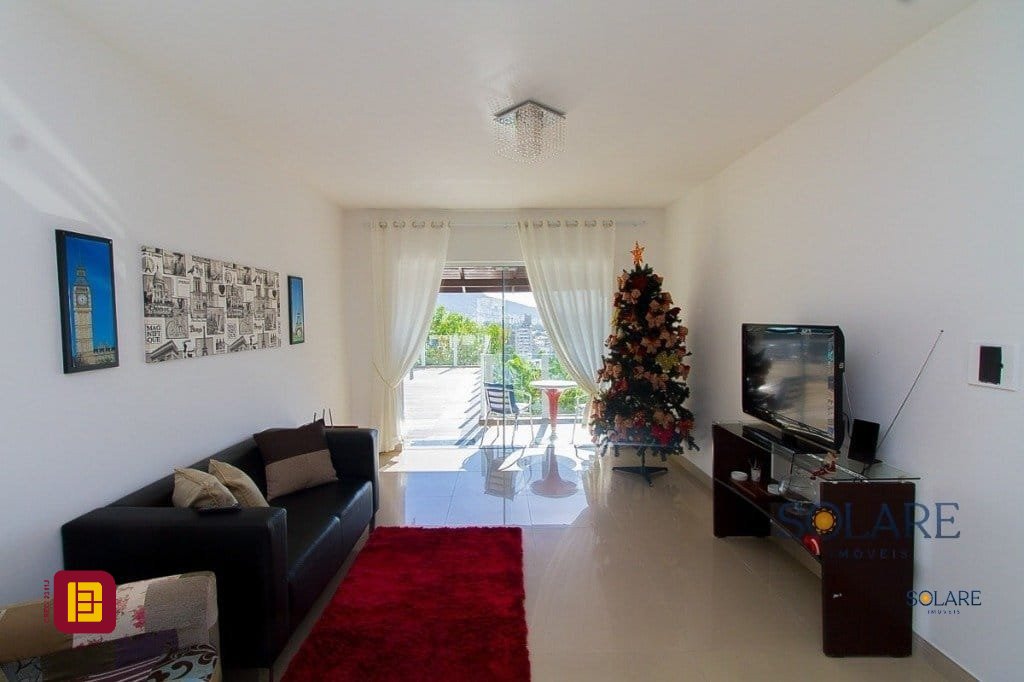 Hotel com 376m², 10 quartos (sendo 3 suítes), no bairro Córrego Grande em Florianópolis