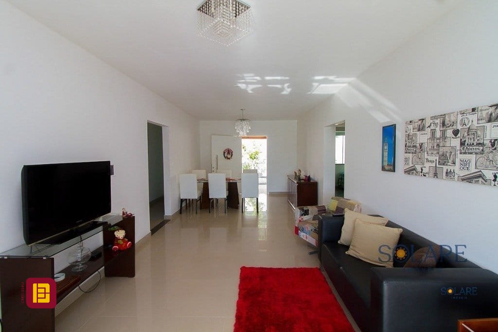 Hotel com 376m², 10 quartos (sendo 3 suítes), no bairro Córrego Grande em Florianópolis