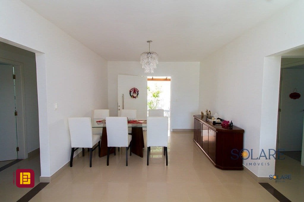 Hotel com 376m², 10 quartos (sendo 3 suítes), no bairro Córrego Grande em Florianópolis