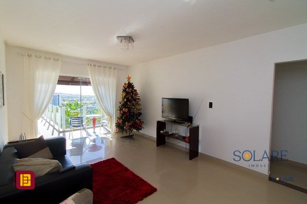 Hotel com 376m², 10 quartos (sendo 3 suítes), no bairro Córrego Grande em Florianópolis