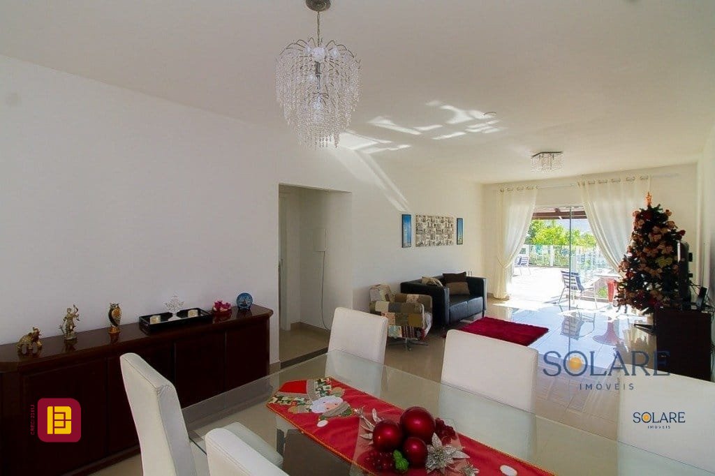 Hotel com 376m², 10 quartos (sendo 3 suítes), no bairro Córrego Grande em Florianópolis