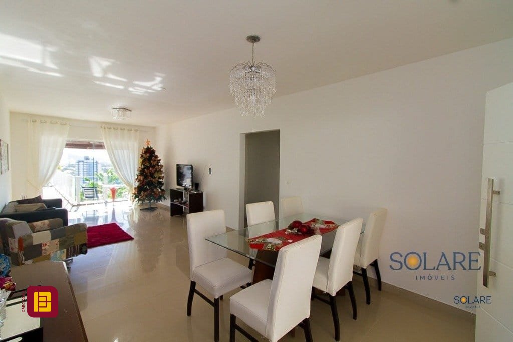 Hotel com 376m², 10 quartos (sendo 3 suítes), no bairro Córrego Grande em Florianópolis