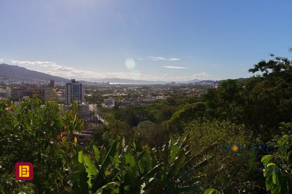 Hotel com 376m², 10 quartos (sendo 3 suítes), no bairro Córrego Grande em Florianópolis