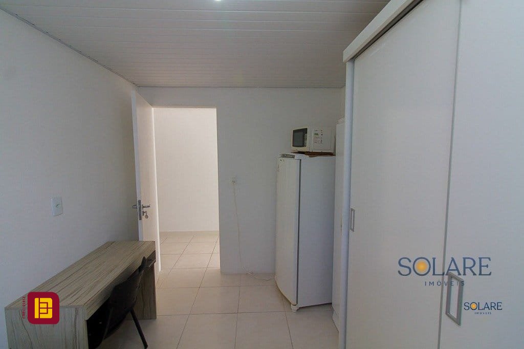 Hotel com 376m², 10 quartos (sendo 3 suítes), no bairro Córrego Grande em Florianópolis