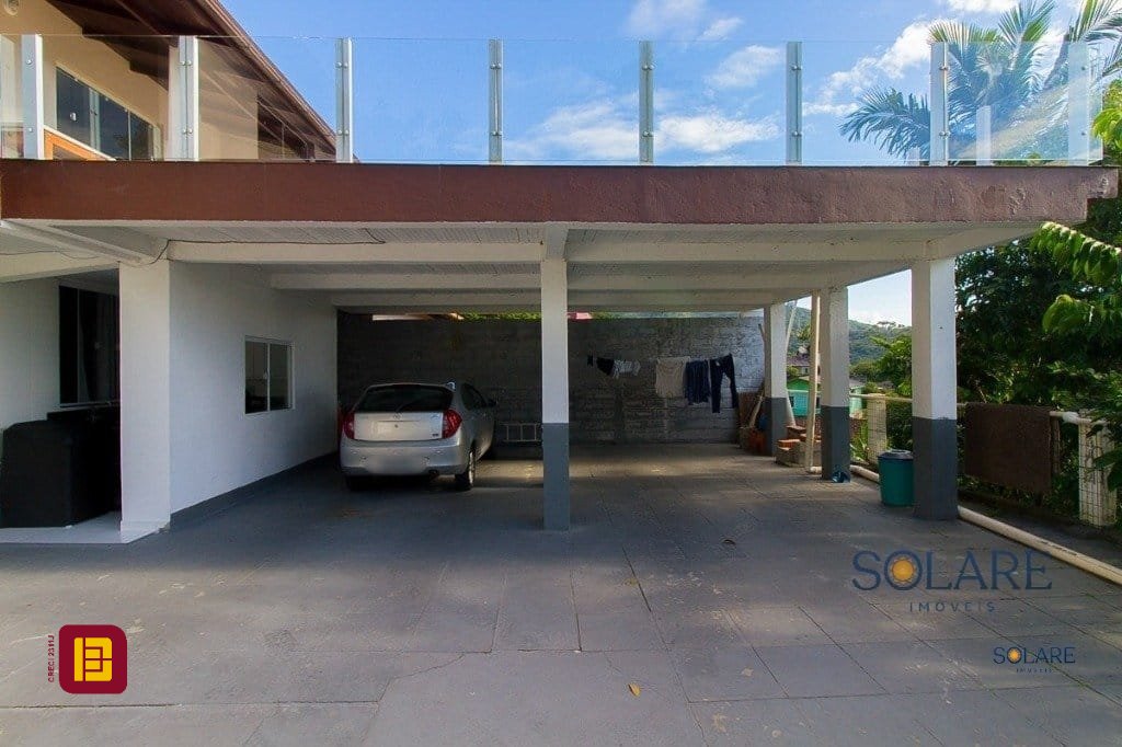 Hotel com 376m², 10 quartos (sendo 3 suítes), no bairro Córrego Grande em Florianópolis