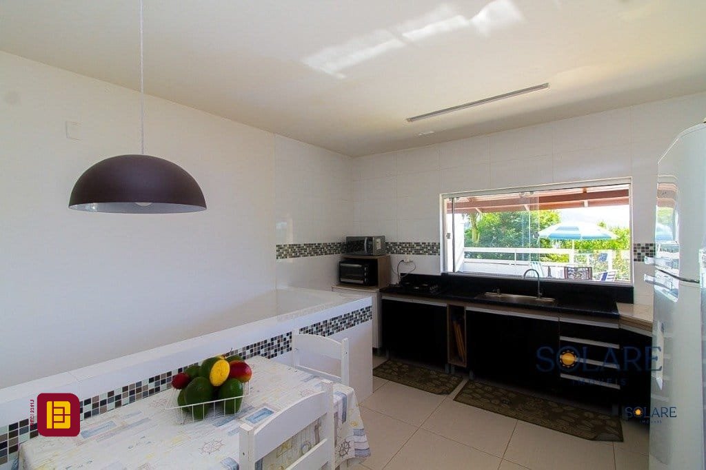 Hotel com 376m², 10 quartos (sendo 3 suítes), no bairro Córrego Grande em Florianópolis